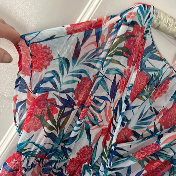 Cover up/Beach maxi dress. Red, Blue on White floral pattern. Size XL - Picture 3 of 7